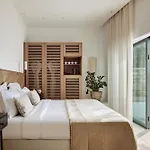Adonis Ξενοδοχείο 4*