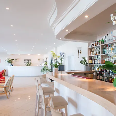Adonis Hotel