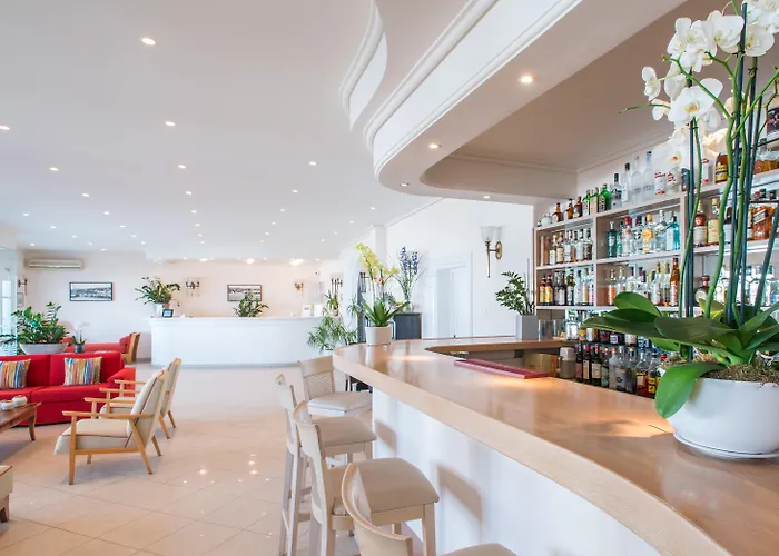 阿多尼斯酒店 酒店