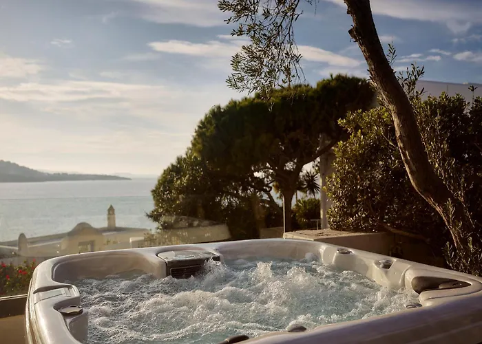 阿多尼斯酒店 酒店 4*