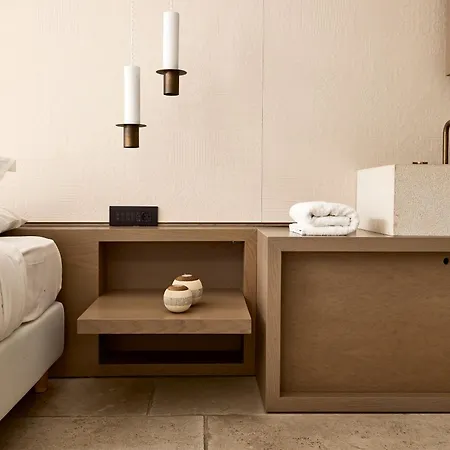 Adonis Hotel