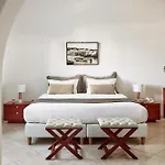Adonis Hotel 4*