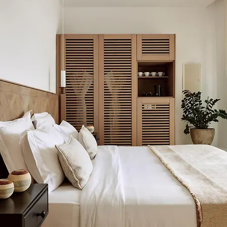 Adonis Hotel