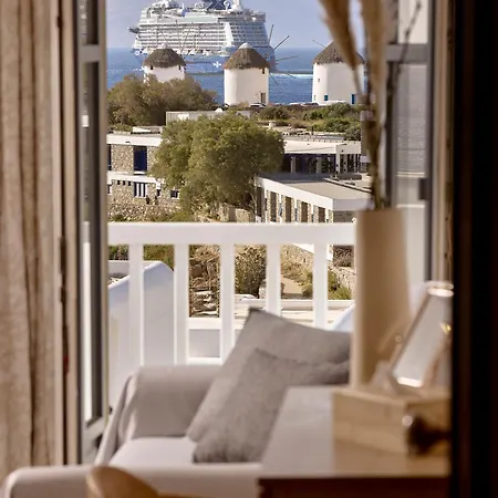 Adonis Hotel 4*